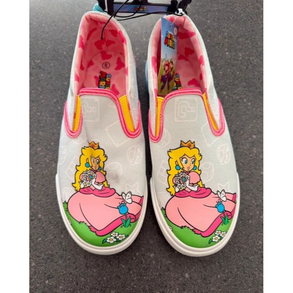 Ground Up Nintendo Princess Peach Slip On Sneakers Size 6 (Fits Adult 8.5)